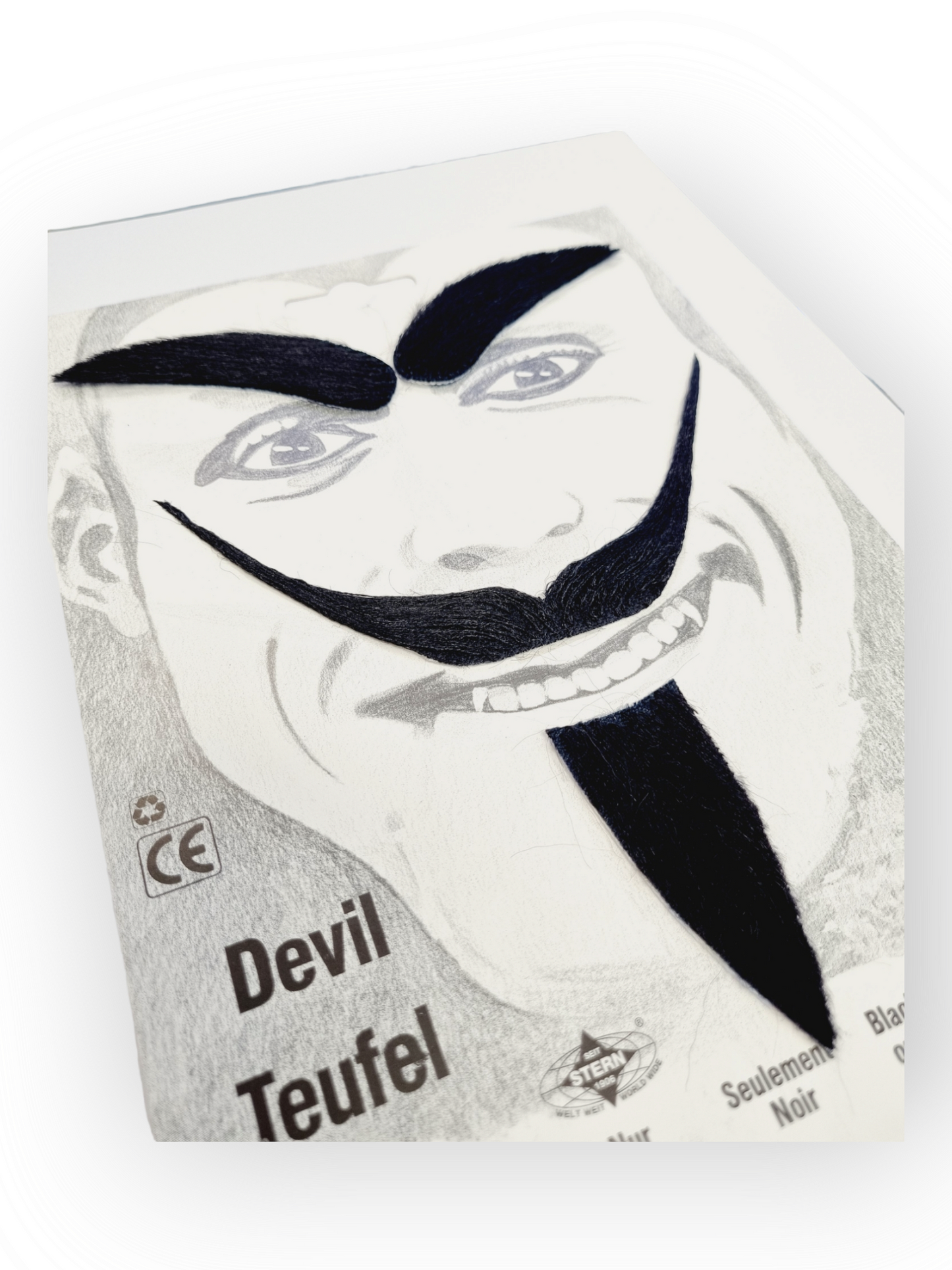 Paholaisen viikset, parta ja kulmakarvat