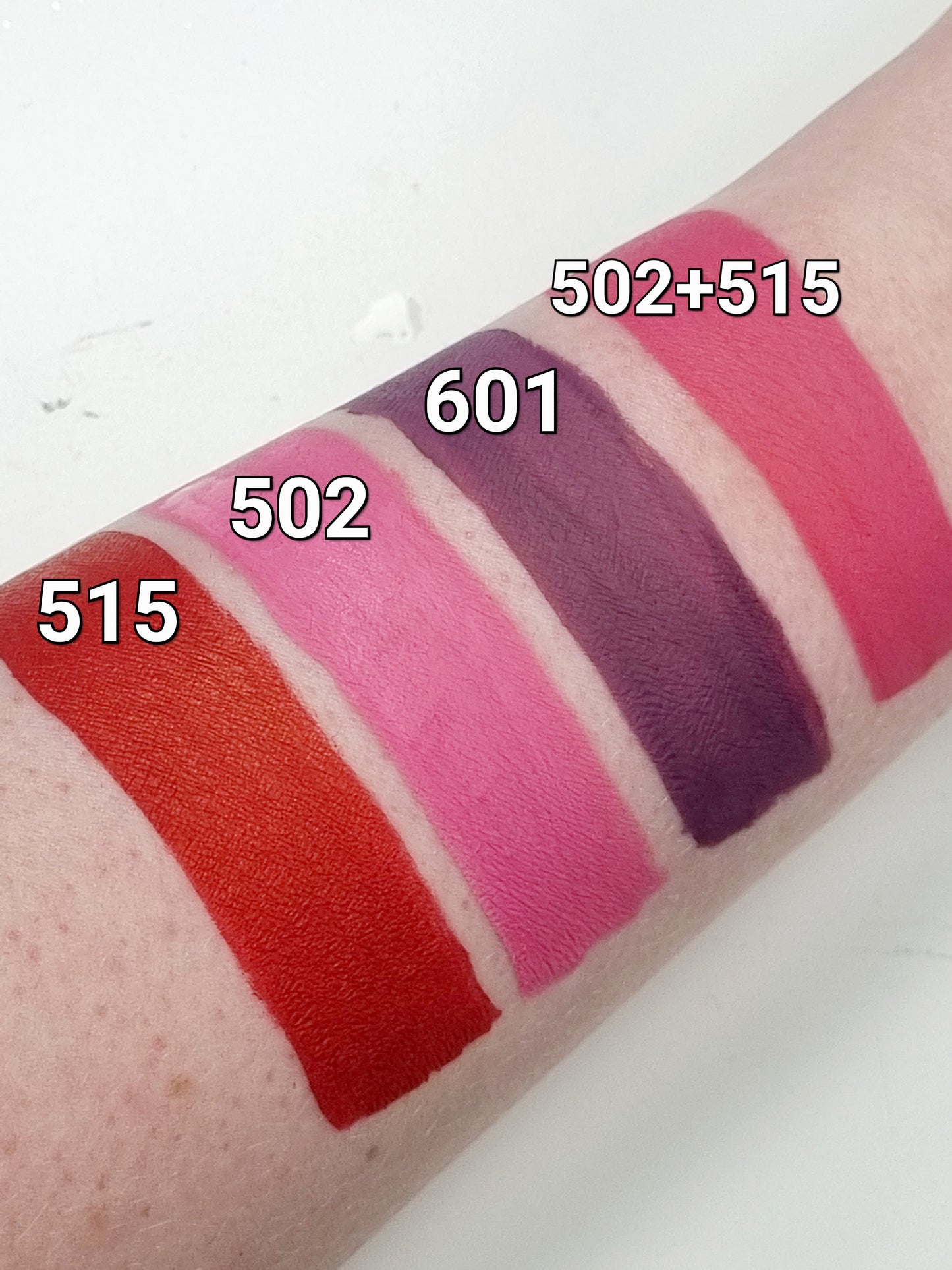 GRIMAS Liquid Make-up 515 kirkkaanpunainen, 20ml