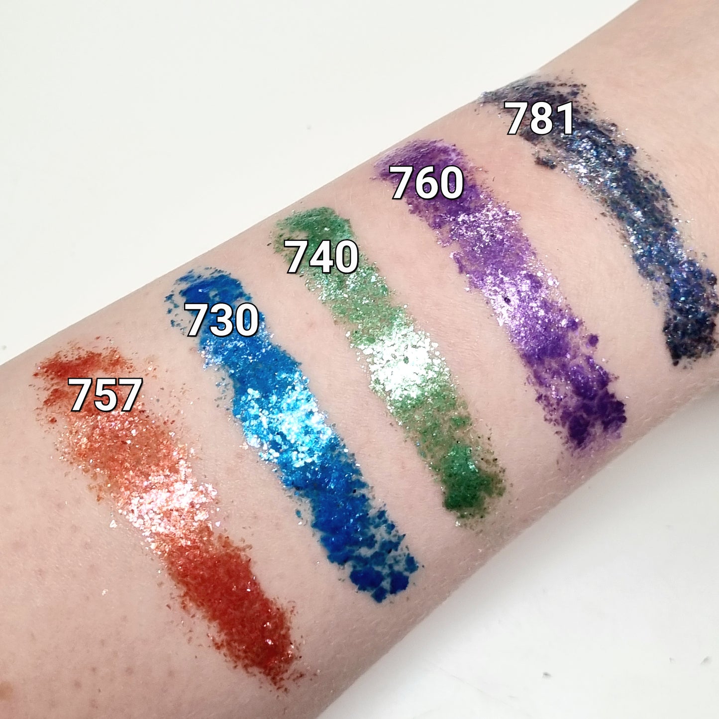 GRIMAS Crystal Flakes (biohajoava glitterhiutale) 757 Rose Gold