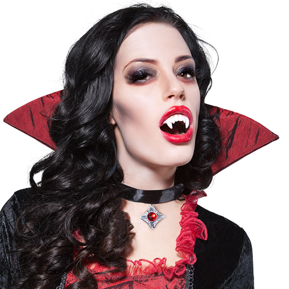Vampyyrittaren hampaat