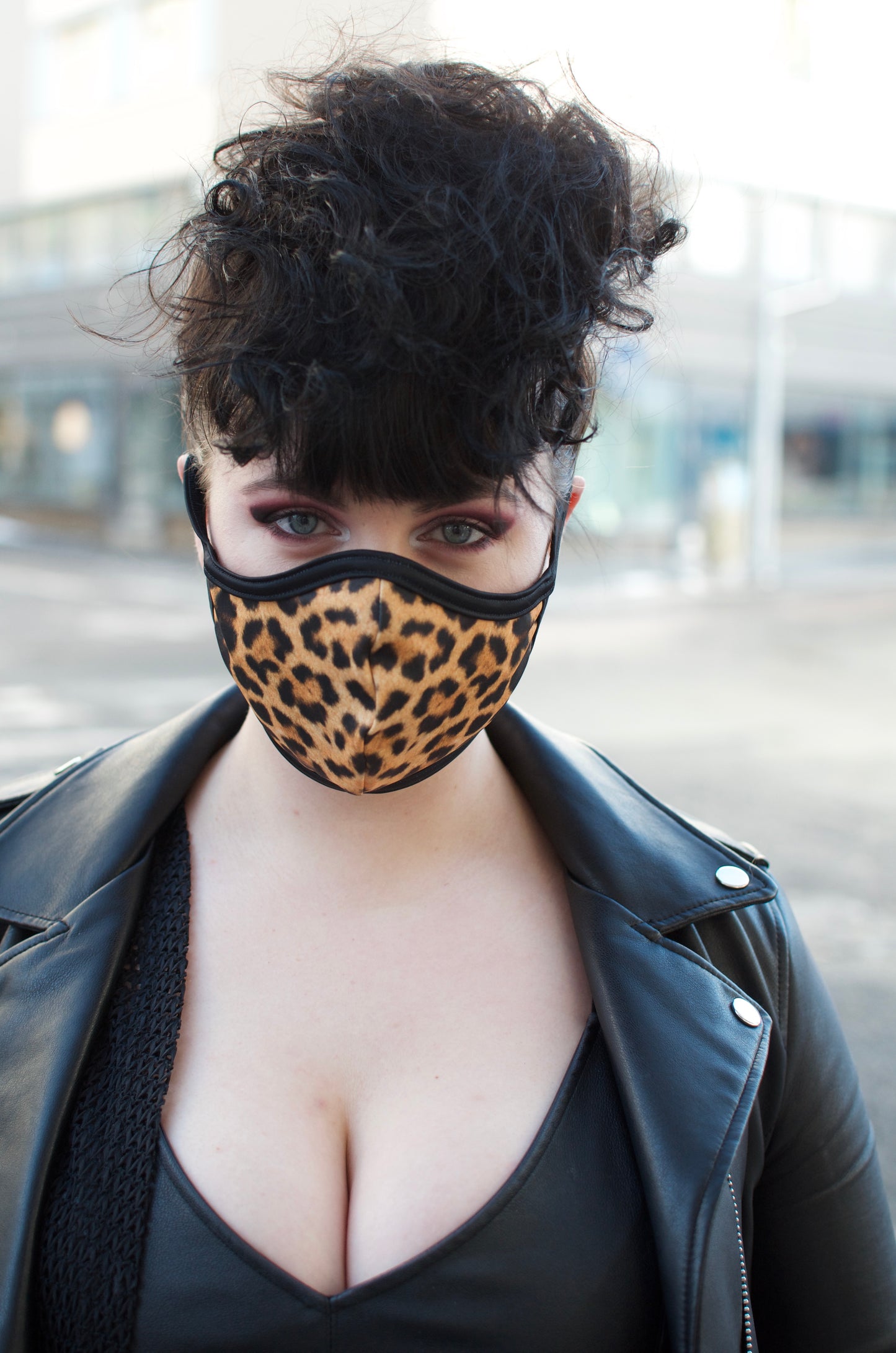 Asustemaski Leopard Yellow