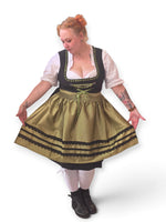 Aito Dirndl -asu Olivia (mekko, paita ja essu)