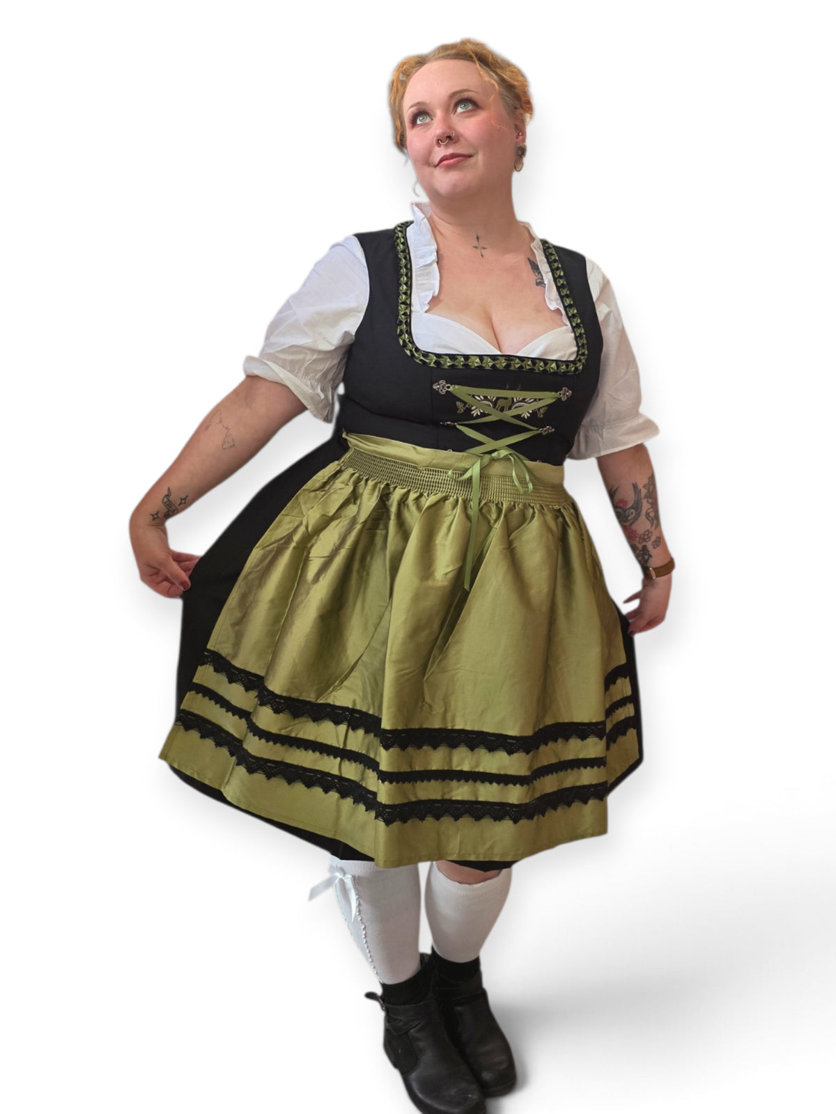 Aito Dirndl -asu Olivia (mekko, paita ja essu)