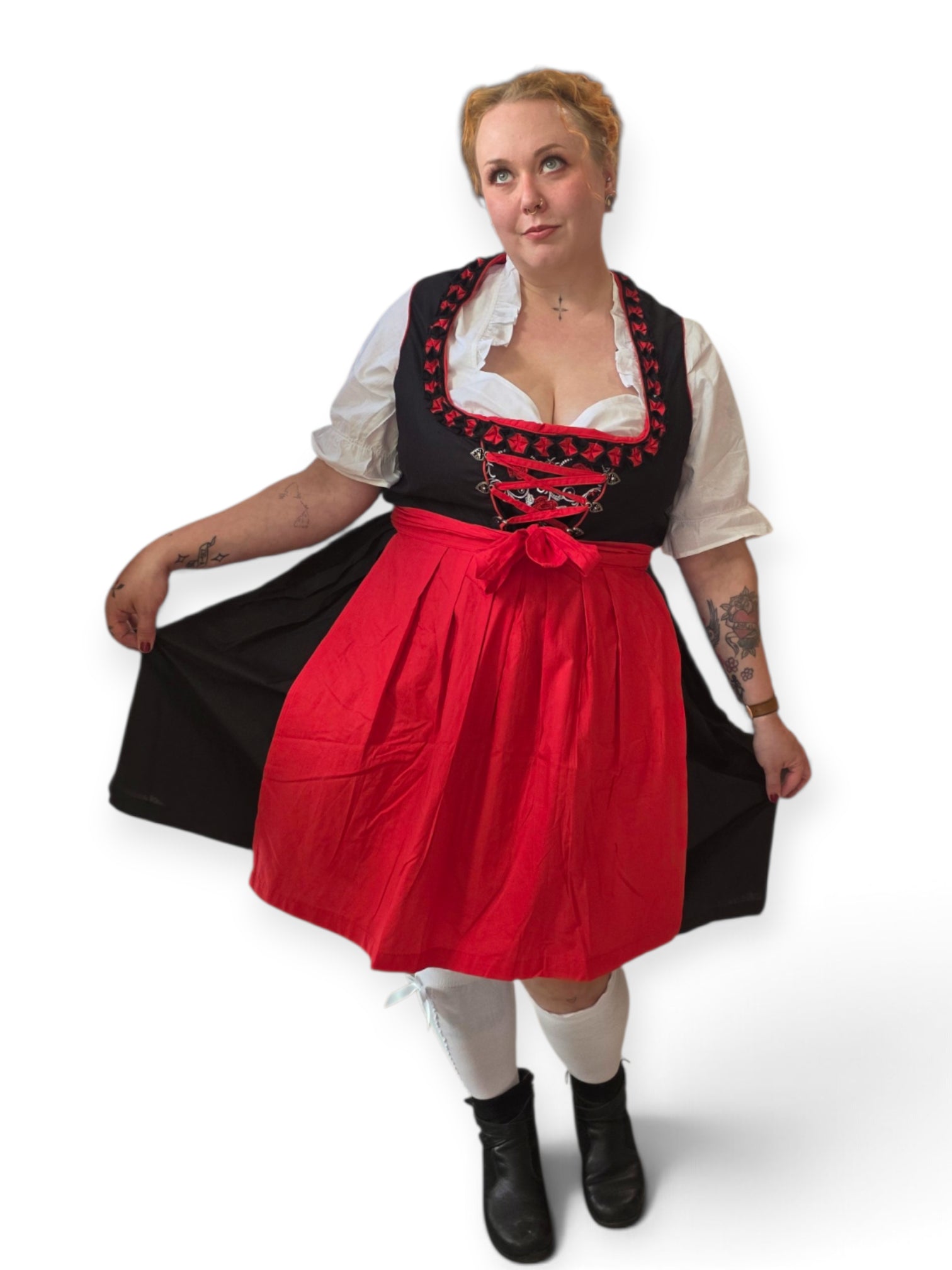Aito Dirndl -asu Brigitte (mekko, paita ja essu), isot koot