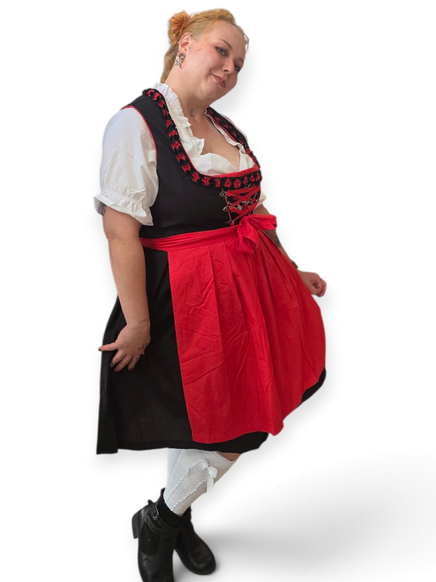 Aito Dirndl -asu Brigitte (mekko, paita ja essu), isot koot