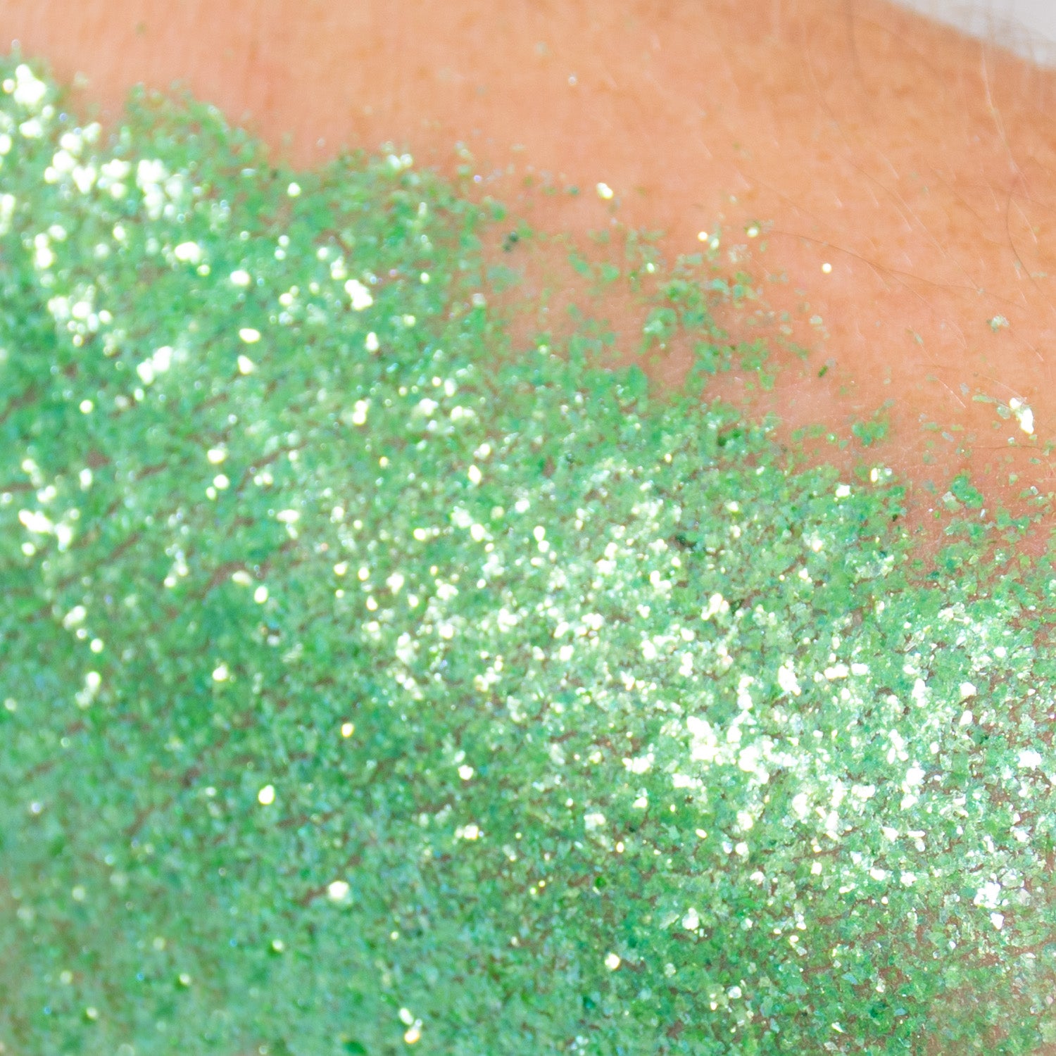 GRIMAS Crystal Flakes (biohajoava glitterhiutale) 740 Pixie Green
