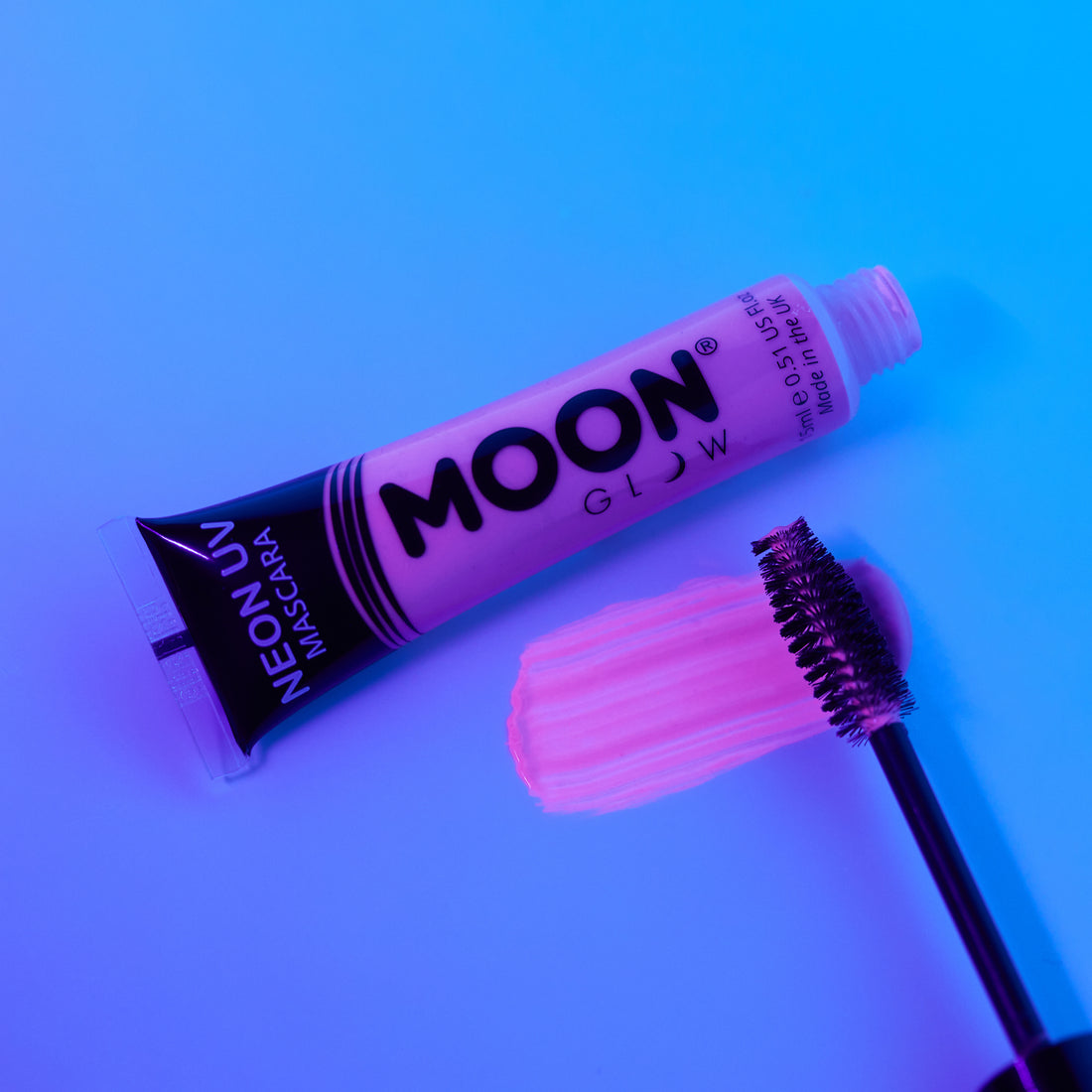 MoonGlow neonvaloissa hohtava ripsiväri, violetti