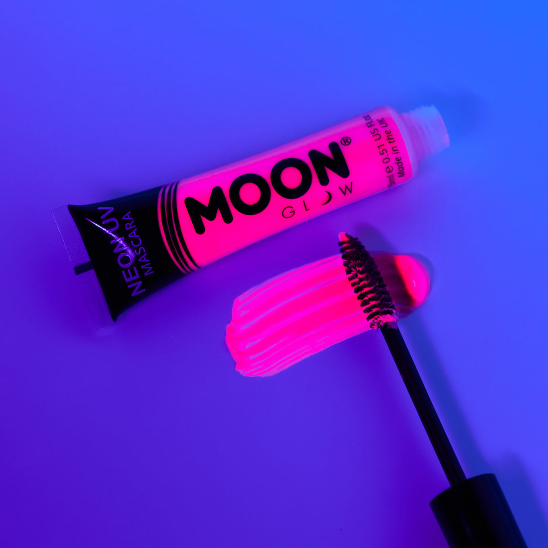 MoonGlow neonvaloissa hohtava ripsiväri, pinkki