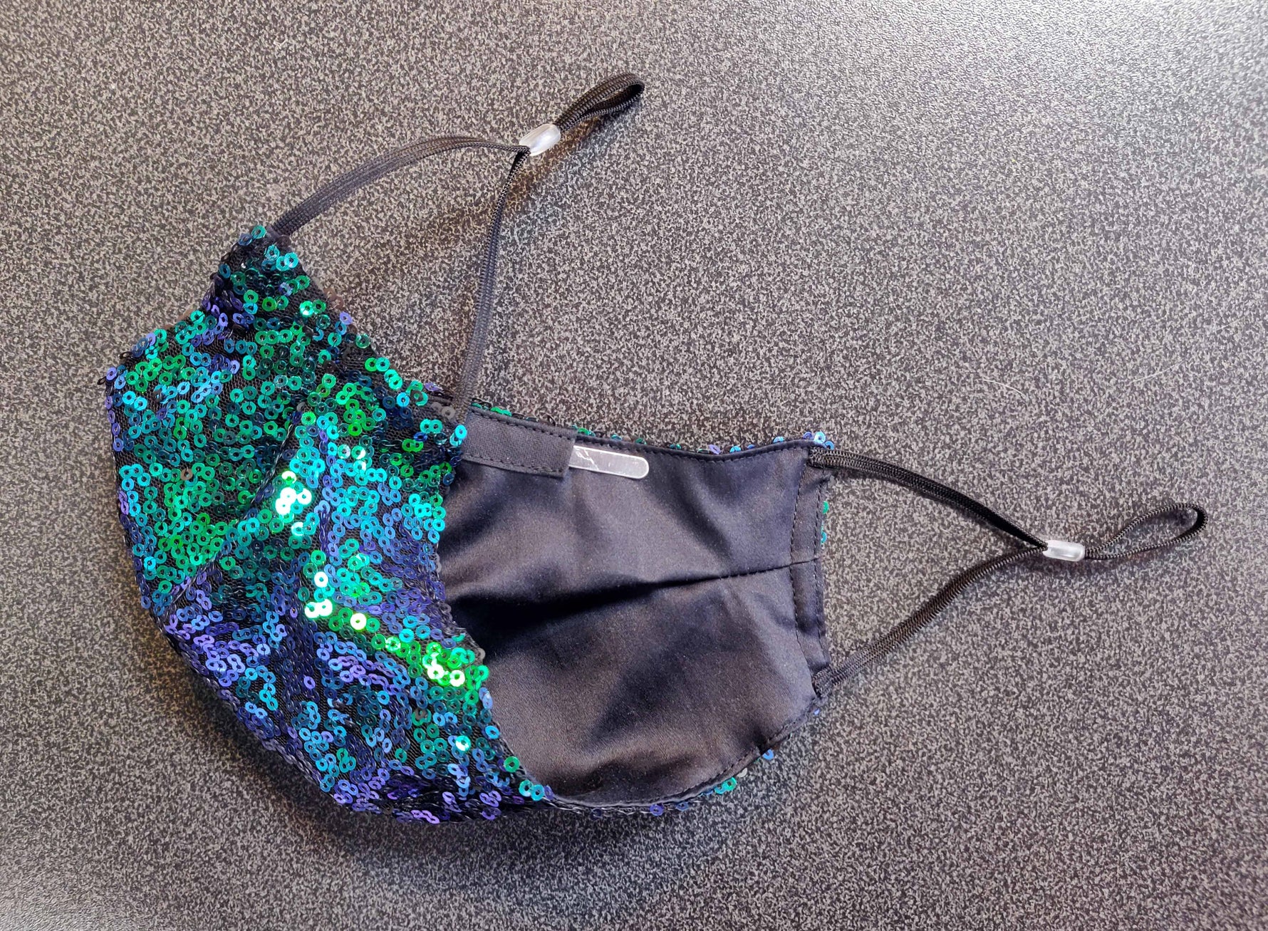 Frida Fiasko paljettimaski Peacock